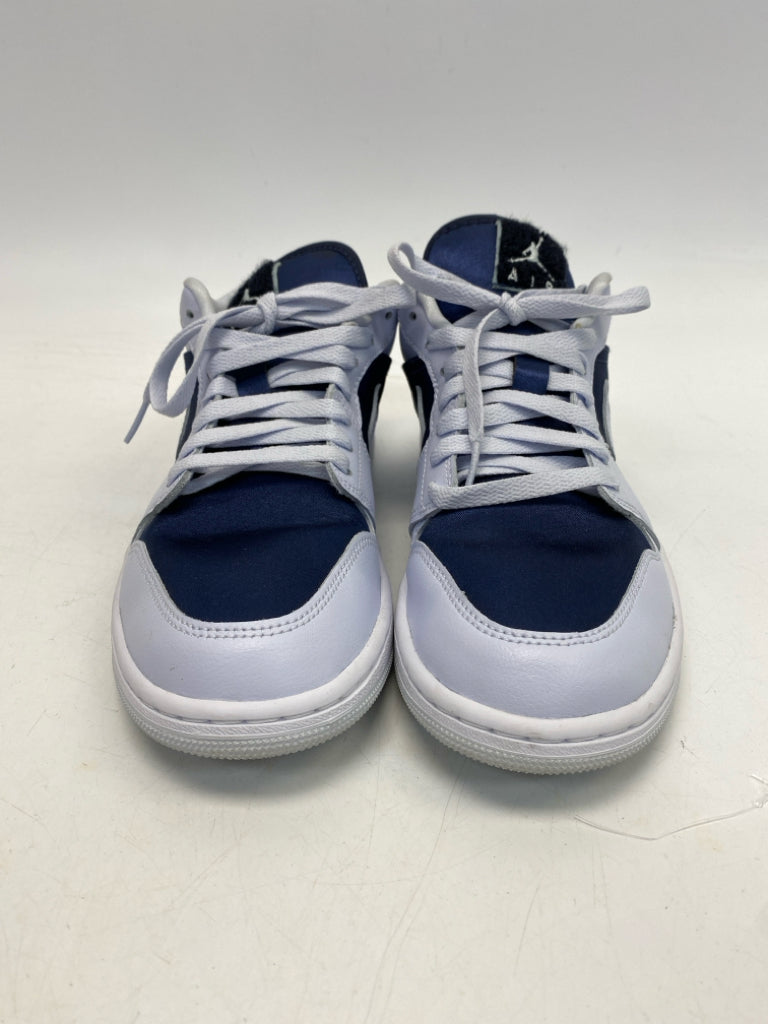 Nike  Size 9.5 Powder Blue Navy Lace-up Sneakers
