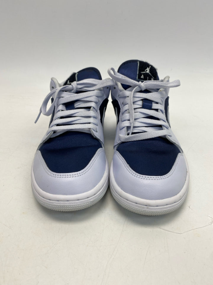 Nike  Size 9.5 Powder Blue Navy Lace-up Sneakers