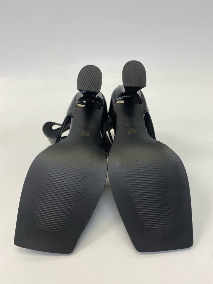 NWOT  Size 9 Black Zipper Patent Sandals
