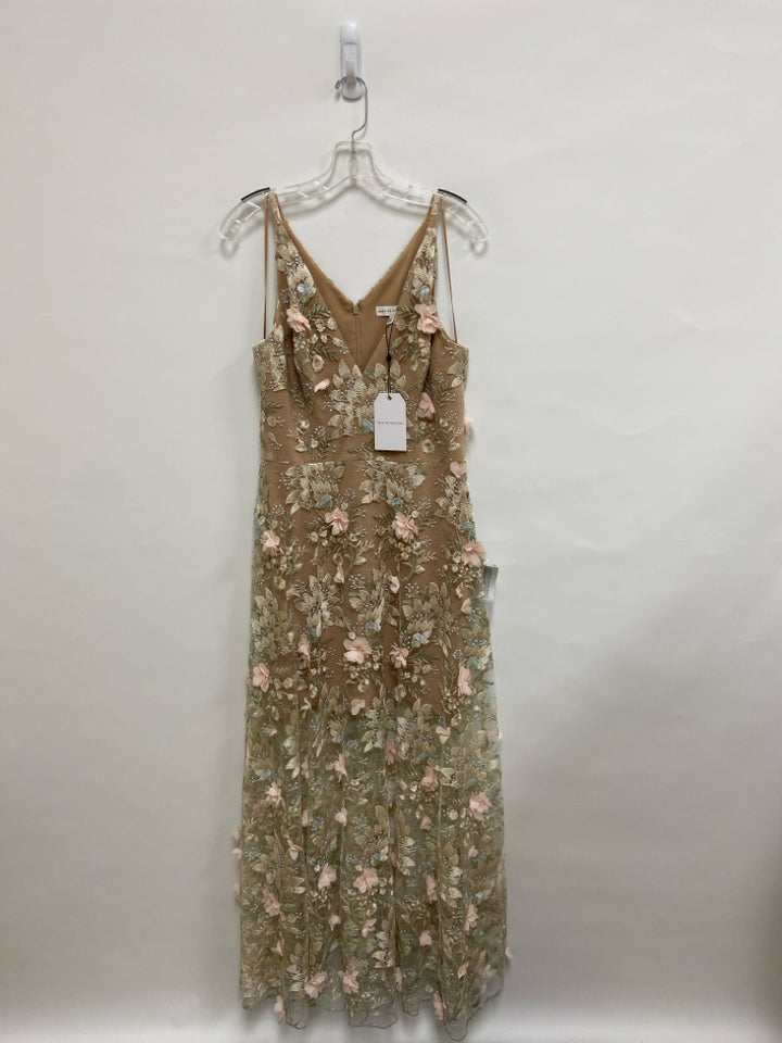 NWT Dress the Population Size L Tan/Cream Pastels Lace Maxi Ladies Formal Dress