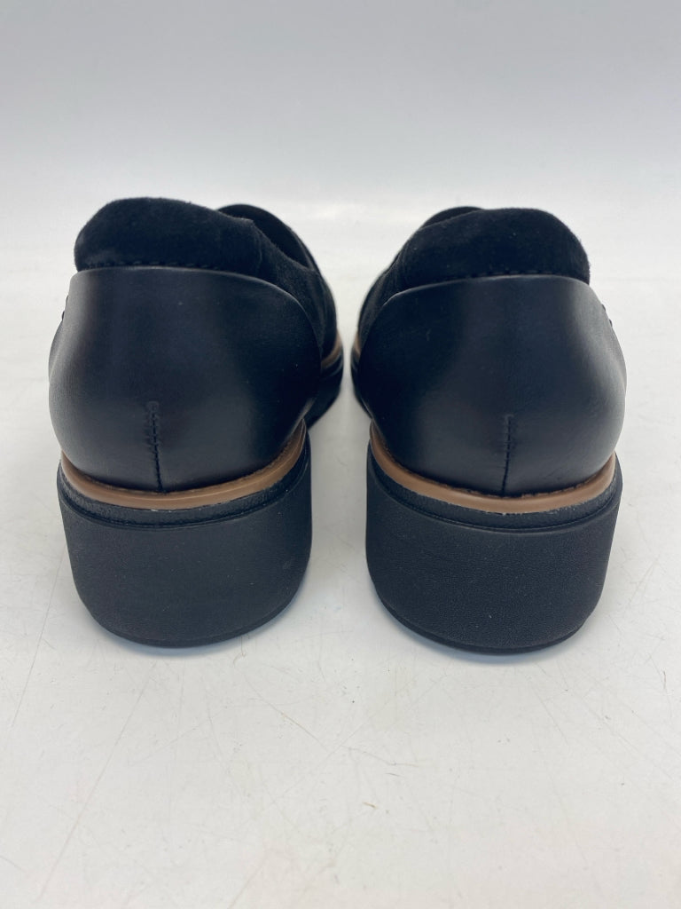 NWT Clarks US Shoe Size 8.5 Black Suede Flats