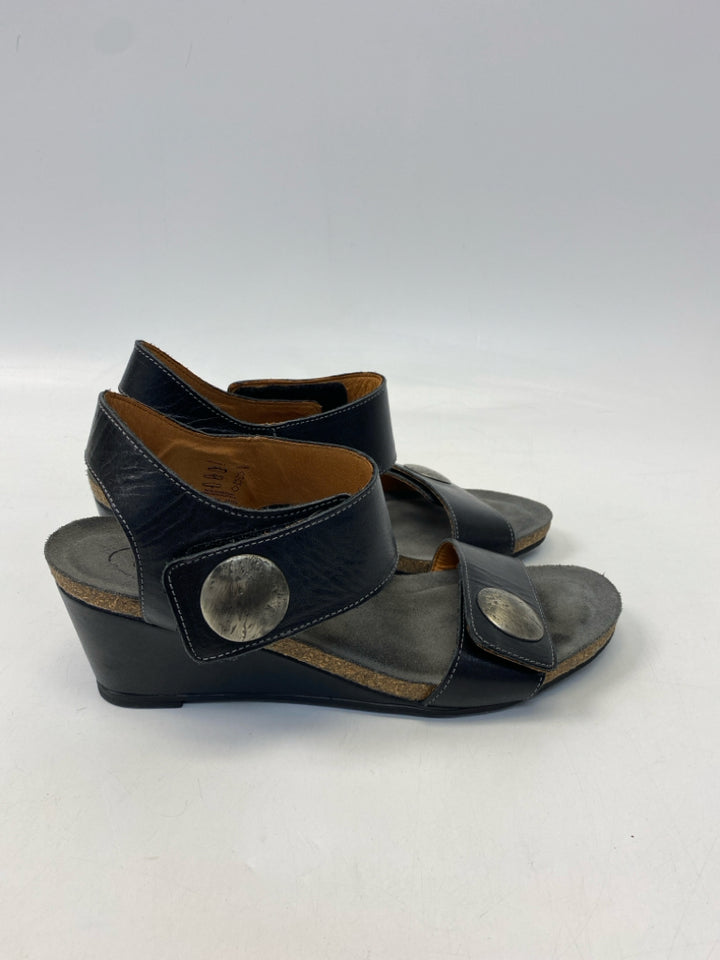 Taos  Size 41 Black Sandals