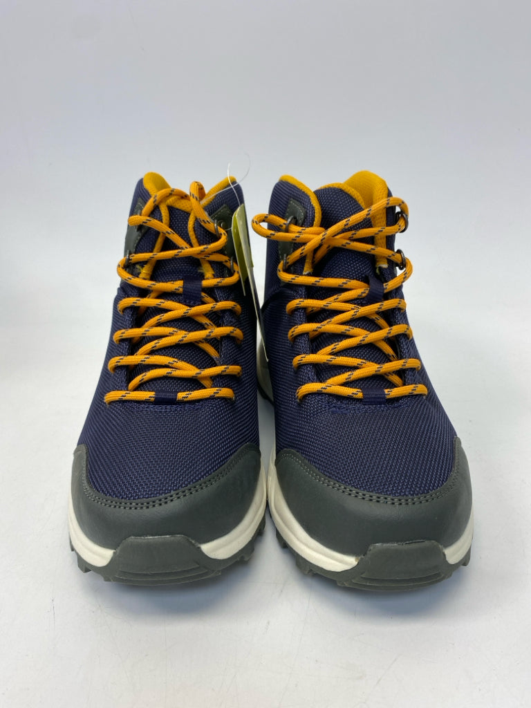 all in motion SIZE 6 Navy Gold Boy&