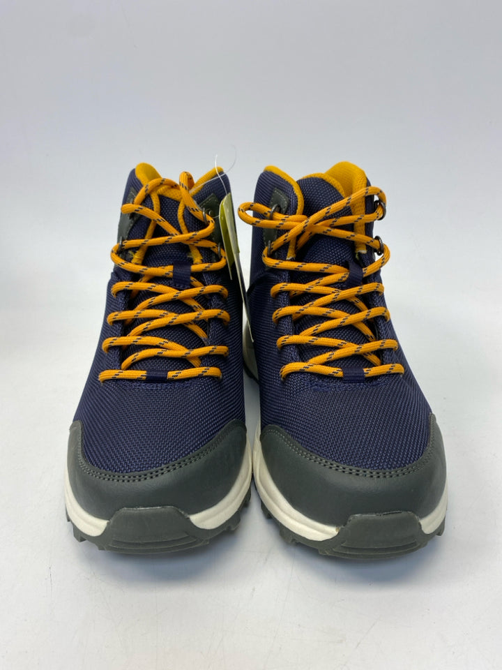 all in motion SIZE 6 Navy Gold Boy&