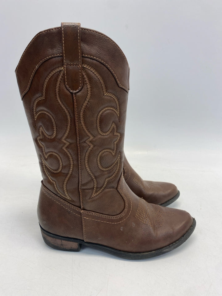 Cat &amp; Jack SIZE 4 Brown Girl&