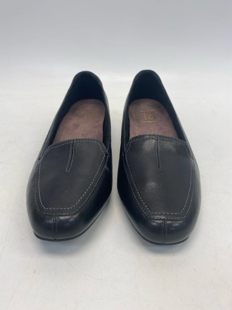 Clarks  Size 9.5 Black Flats