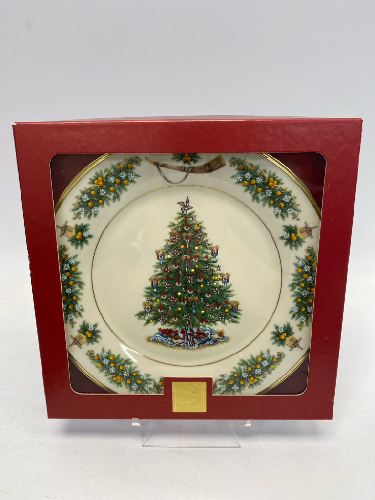 Lenox Cream Green/Multi Christmas Decorative Plate