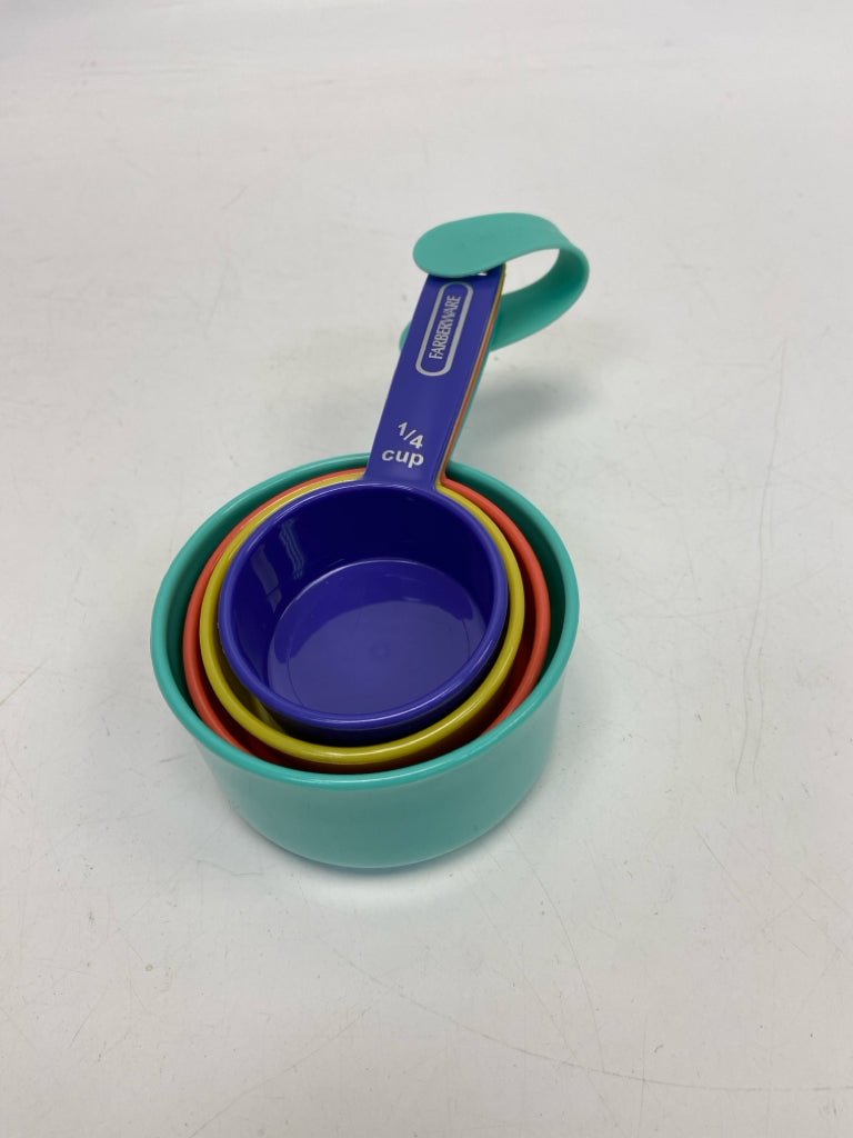 Farberware Assorted Plastic Measuring Cups