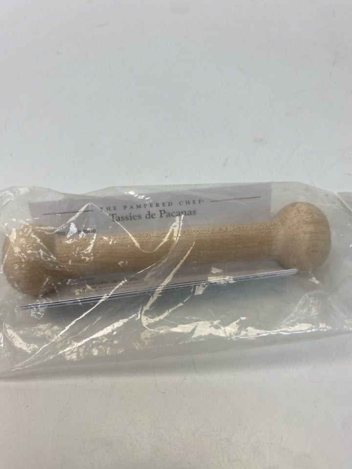 NEW/PKG Pampered Chef Natural Wood Misc. Kitchen