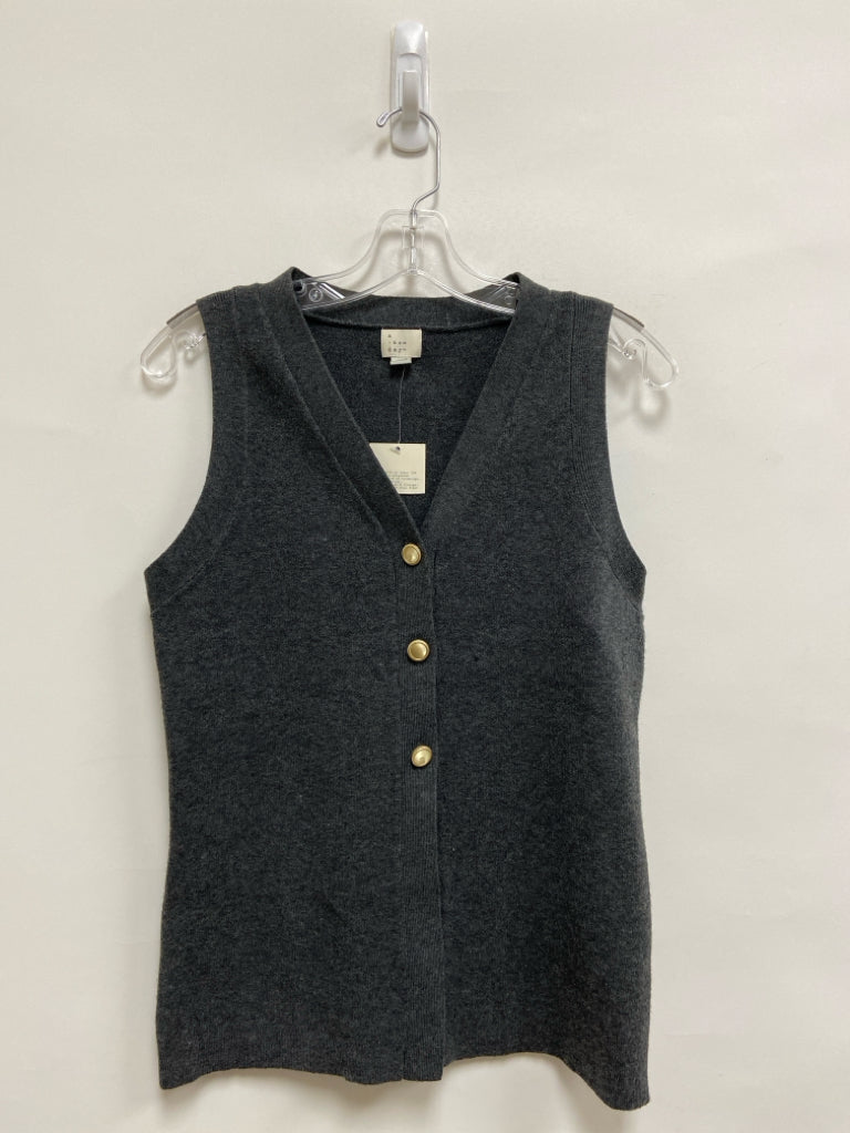 NWT a new day Size M Gray Ladies Sweater Vest