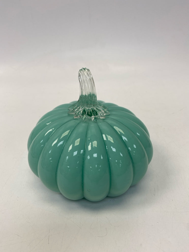 Mint Green Ribbed Glass Fall