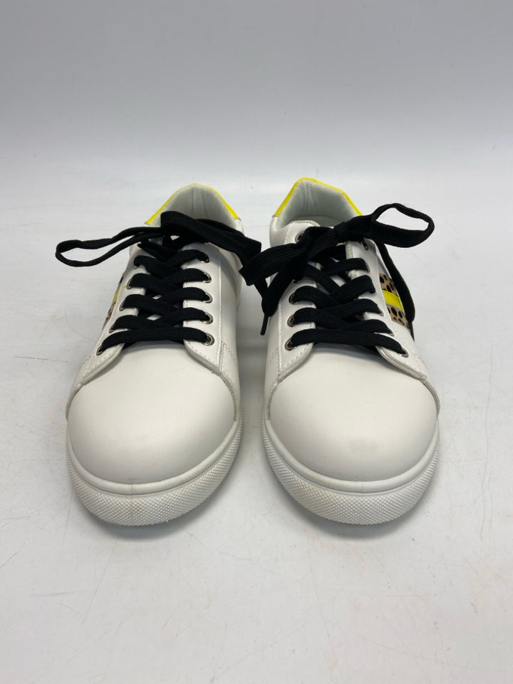 NWOT JellyPop  Size 10 White Black/Yellow Lace-up Sneakers