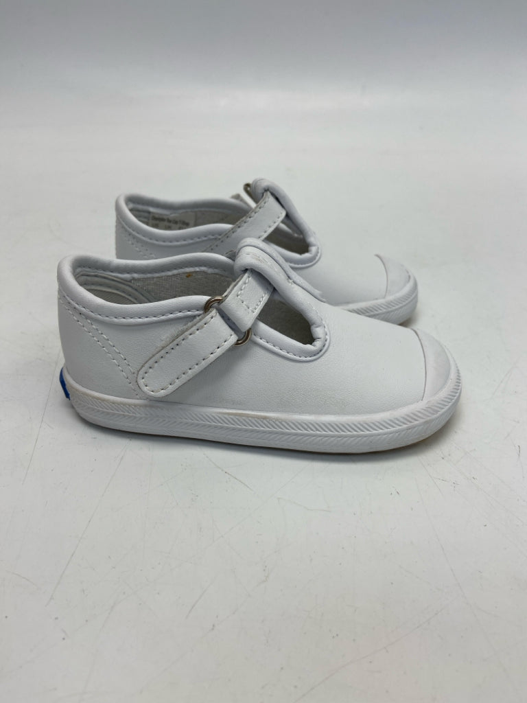 Keds SIZE 4 White Girl&