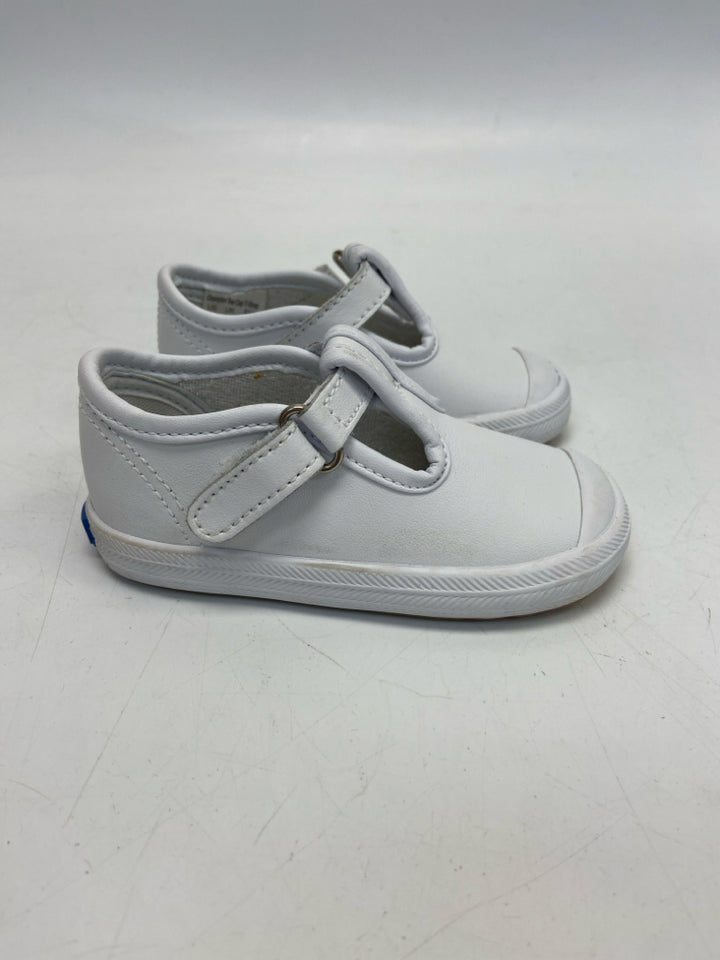 Keds SIZE 4 White Girl&