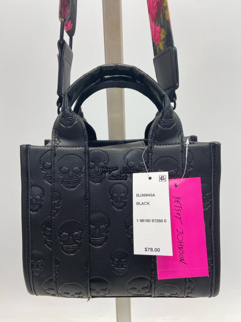 NWT Betsey Johnson Black Skull(s) Handbag