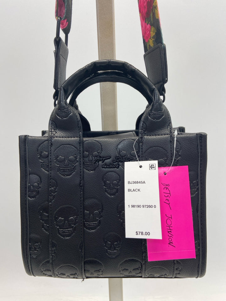 NWT Betsey Johnson Black Skull(s) Handbag
