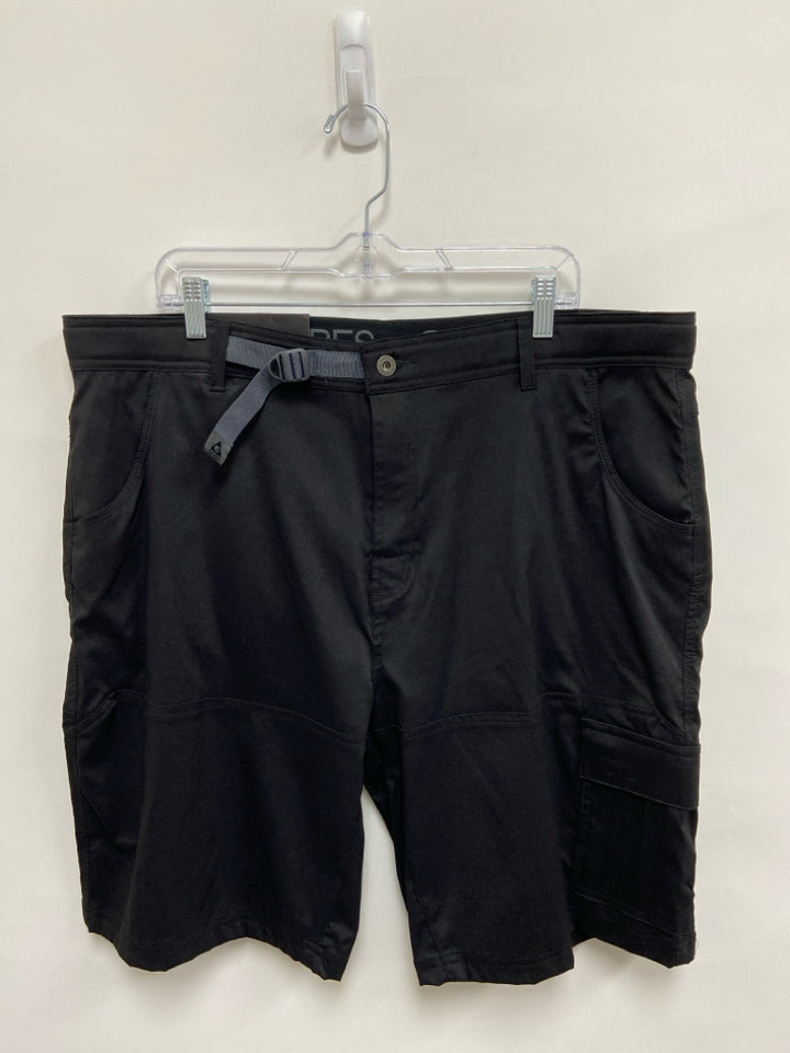 NWT Gerry Size 40 Black Men&