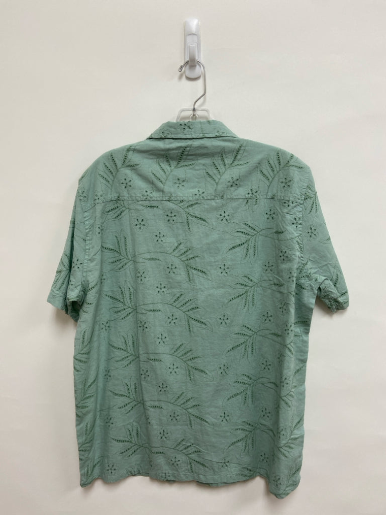 NWT Free Planet Size M Seafoam Embroidered Button Up Men&
