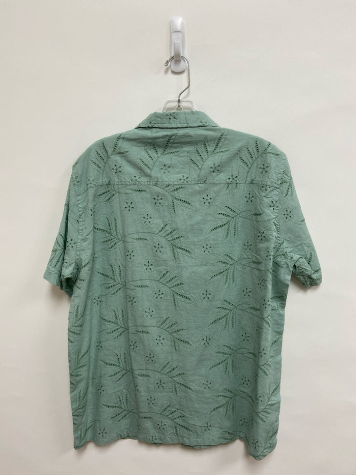 NWT Free Planet Size M Seafoam Embroidered Button Up Men&