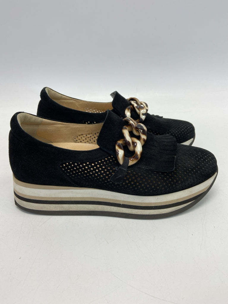 SOFTWAVES  Size 39 Black Perforated Sneakers