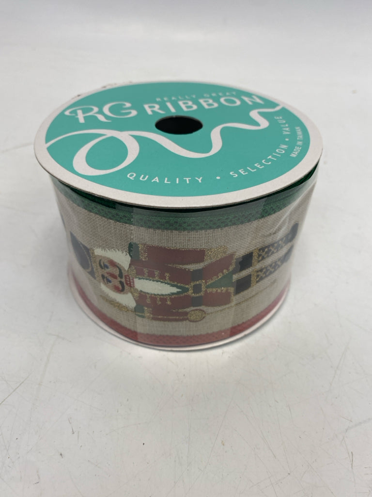 Tan Red/Green Nutcracker Christmas