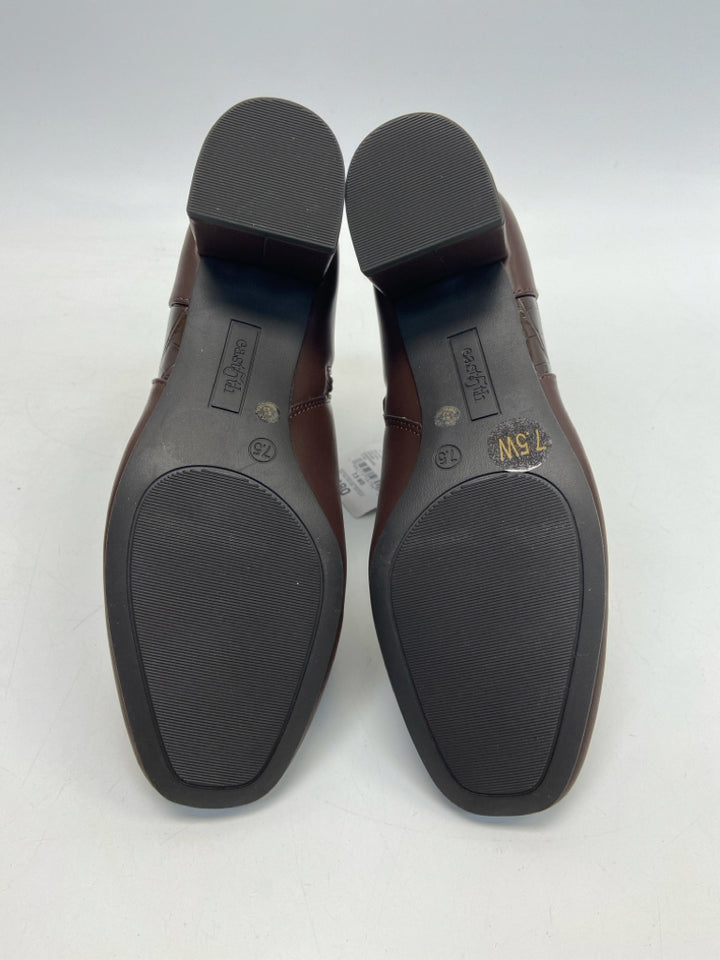 NWT East 5th  Size 7.5W  Dark Brown Boots  **WIDE WIDTH**
