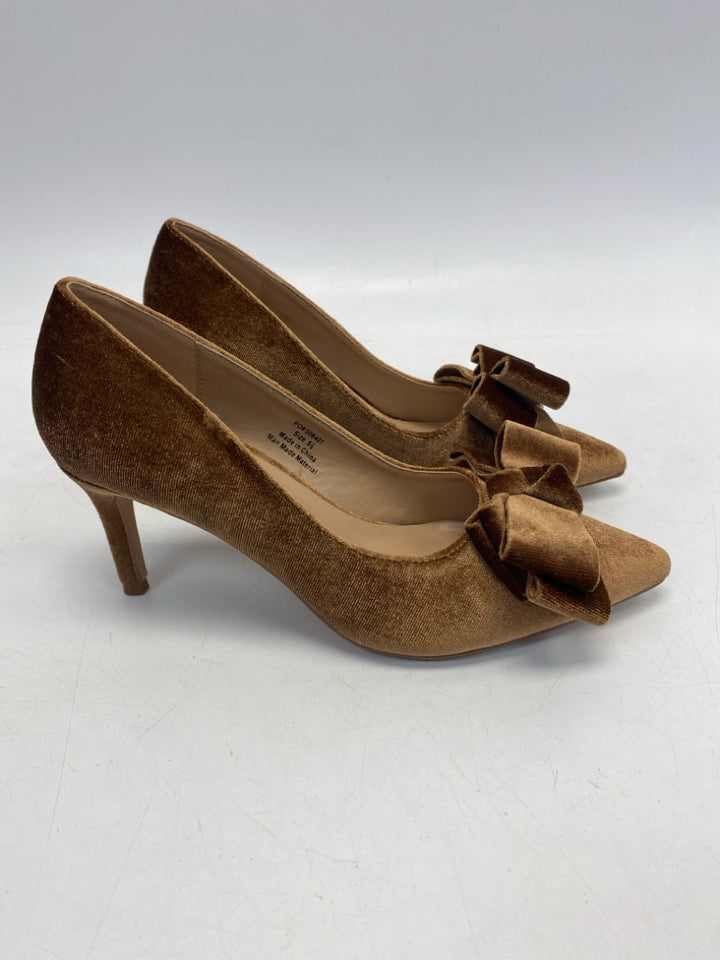 Journee US Shoe Size 5.5 Brown Bow(s) Velour Heels