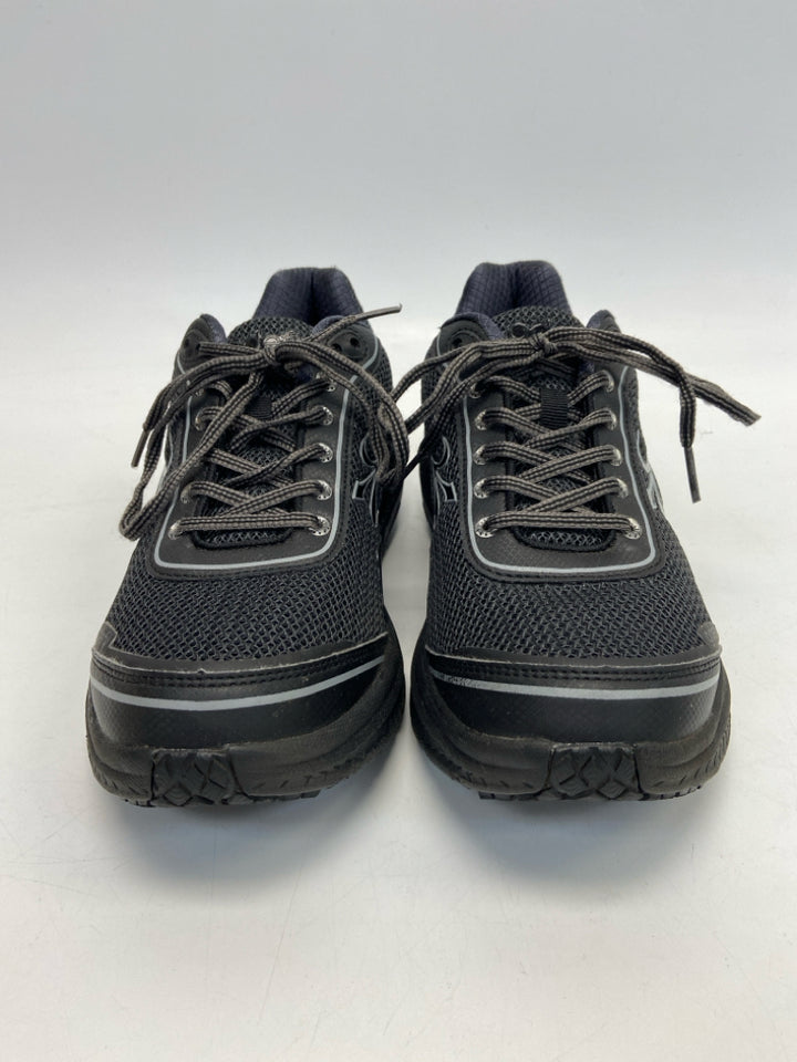 Size 10 Black Lace-Up Men&