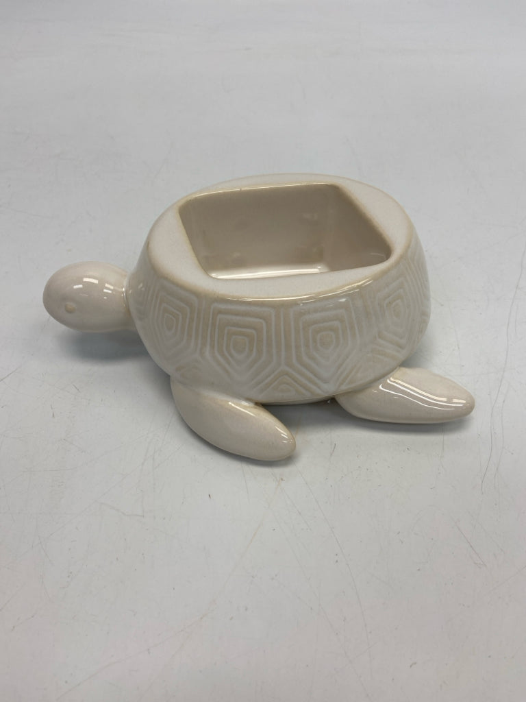 Cream Ceramic Soap Dish