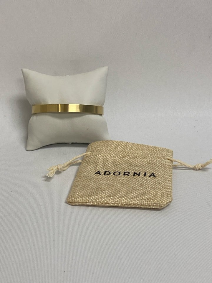 NEW/PKG Gold Color Bracelet