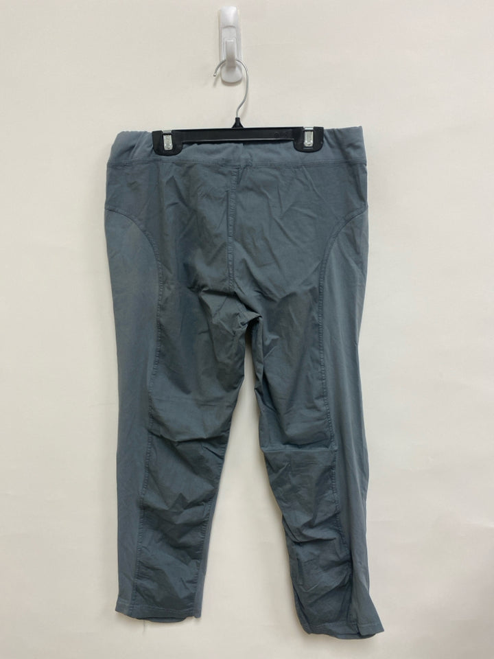 NWT Size M Gray Pull-on Ladies Pants