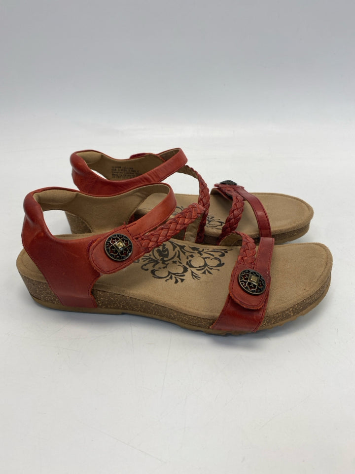 aetrex  Size 8.5 Dark Red Braided Sandals