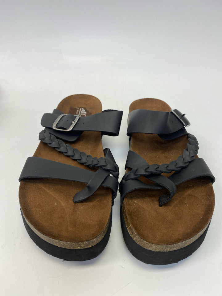 White Mountain  Size 11 Black Sandals
