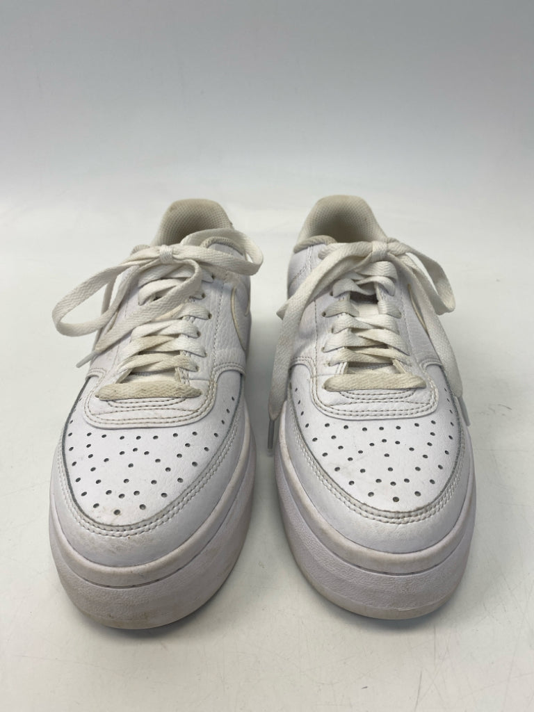 Nike  Size 7.5 White Lace-up Sneakers