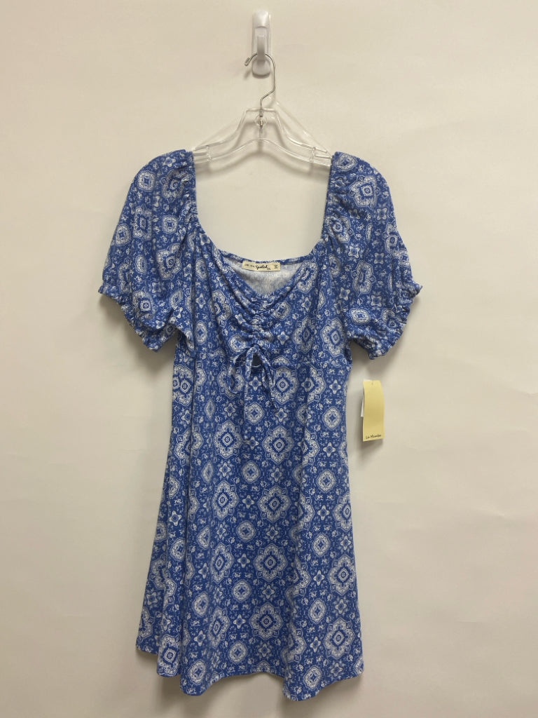 NWT  SIZE  XXL Blue White Medallion Puff Sleeve Plus Size Dress