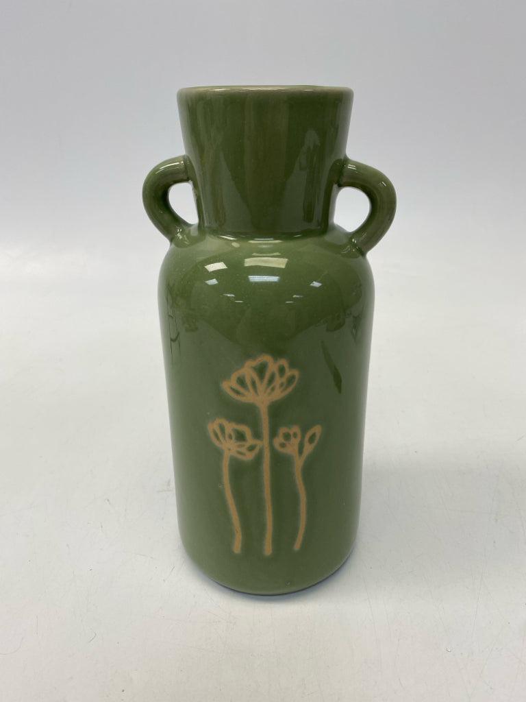 Green Cream Flowers Vase