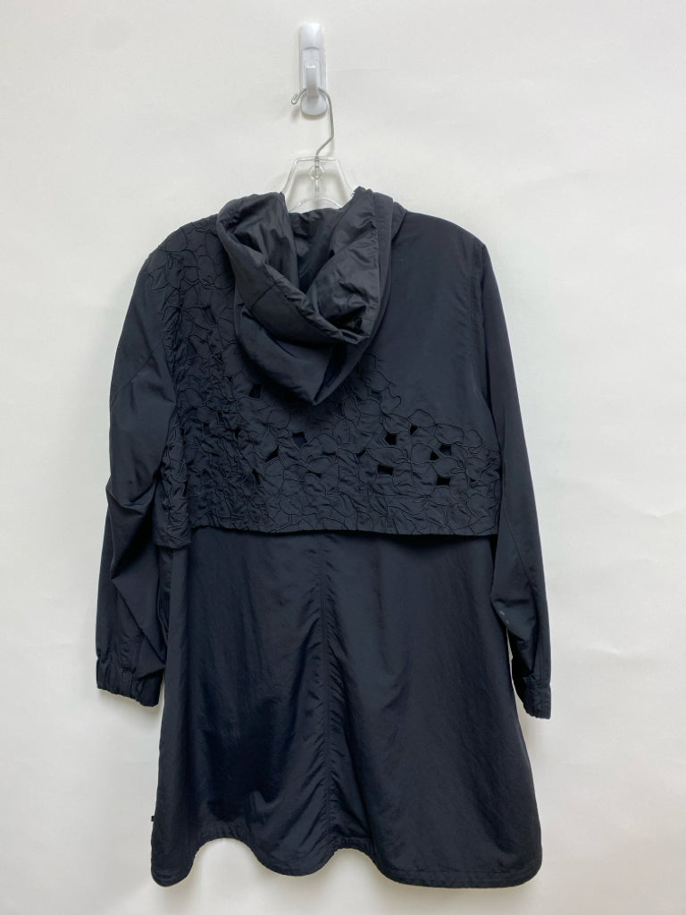 Lululemon Size 10 Black Flowers Zip Down Hooded Ladies Rain Coat