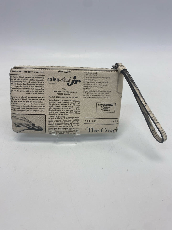 Coach  Large Corner Zip Newspaper Print  Wristlet CDE80
