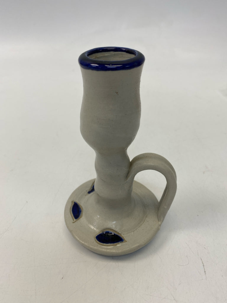 Williamsburg Cream Blue Pottery