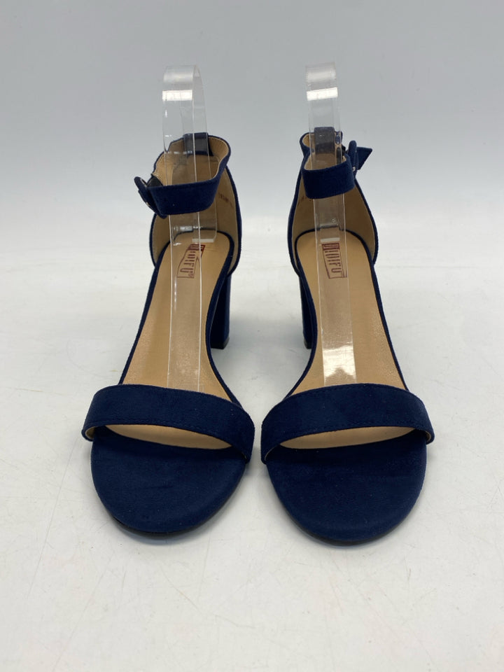 US Shoe Size 8 Navy Sandals