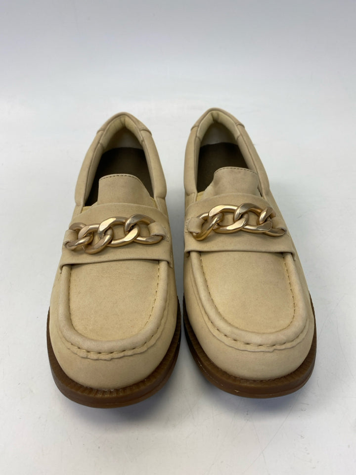 US Size 8 Tan Flats