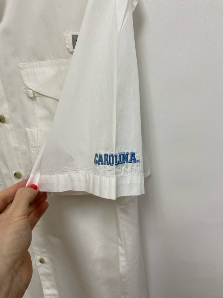 Columbia Size M White UNC Button Up Men&