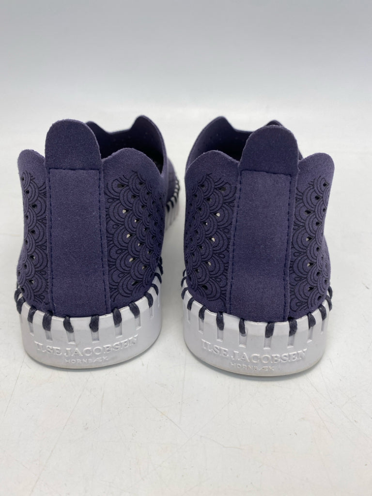 Ilse Jacobsen Hornbaek EU Shoe Size 38 US Shoe Size 7.5 Navy Perforated Sneakers
