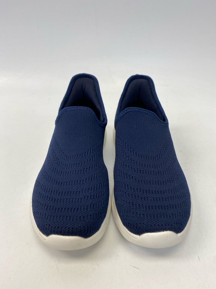 US Shoe Size 8 Navy Sneakers