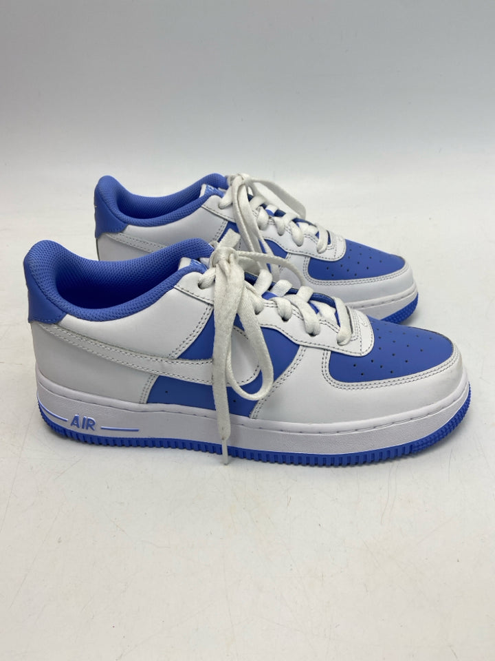 Nike SIZE 6.5 White Periwinkle Lace-Up Boy&