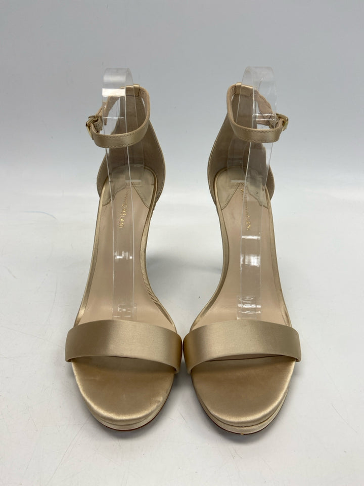 Antonio Melani  Size 10 Gold Satin Sandals