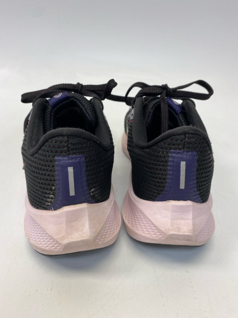 Nike  Size 9 Black Lace-up Sneakers