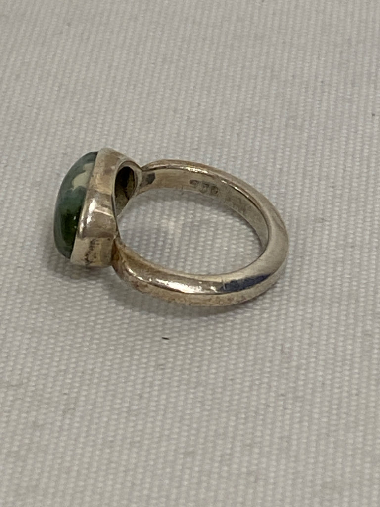 Silver Green/Cream Oval(s) Ring