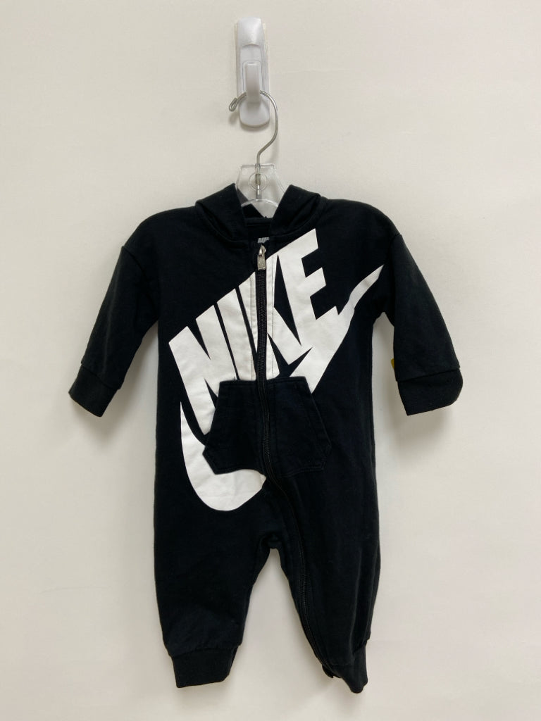 Nike SIZE 6M Black White Logo Hooded Boy&