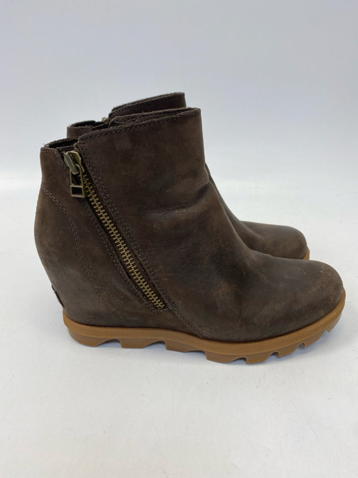 Sorel US Shoe Size 8 Brown Distressed Leather Boots